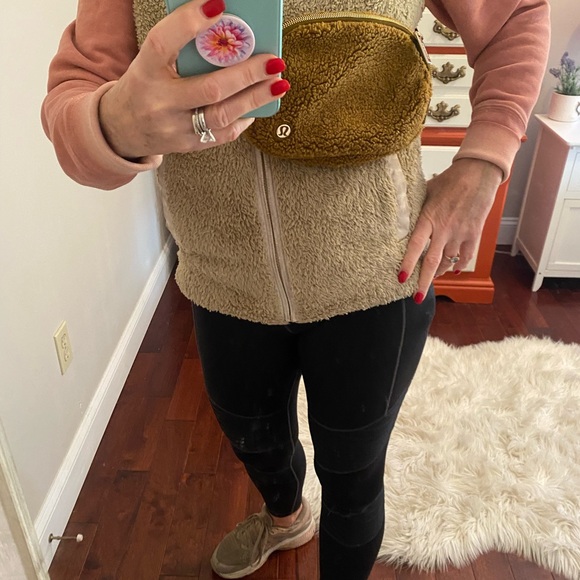 Lululemon everywhere belt bag 2L - Picture 6 of 10